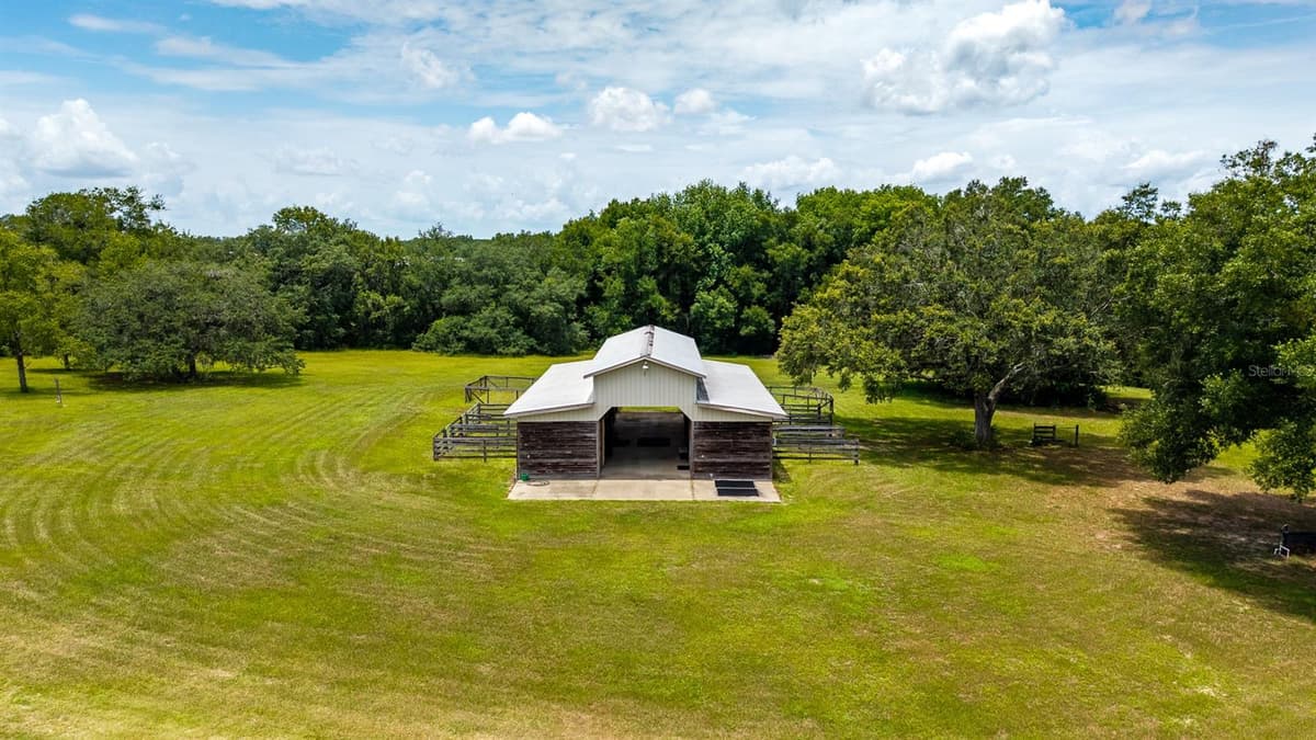 21341 HORSE RANCH ROAD — photo 13 of 26
