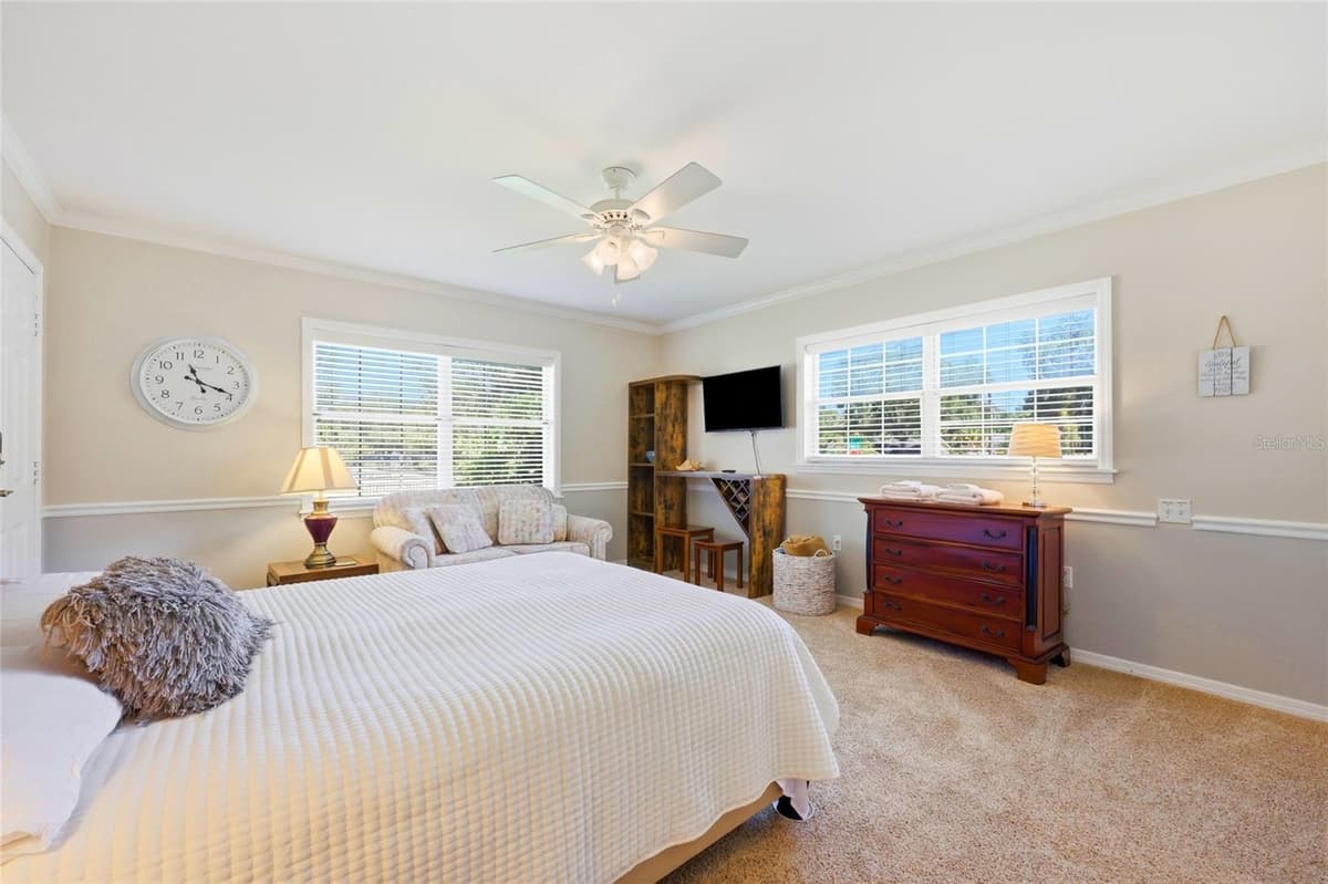 936 BAKER STREET — photo 18 of 53