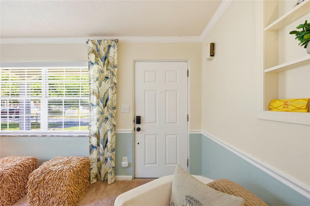 936 BAKER STREET — photo 7 of 53