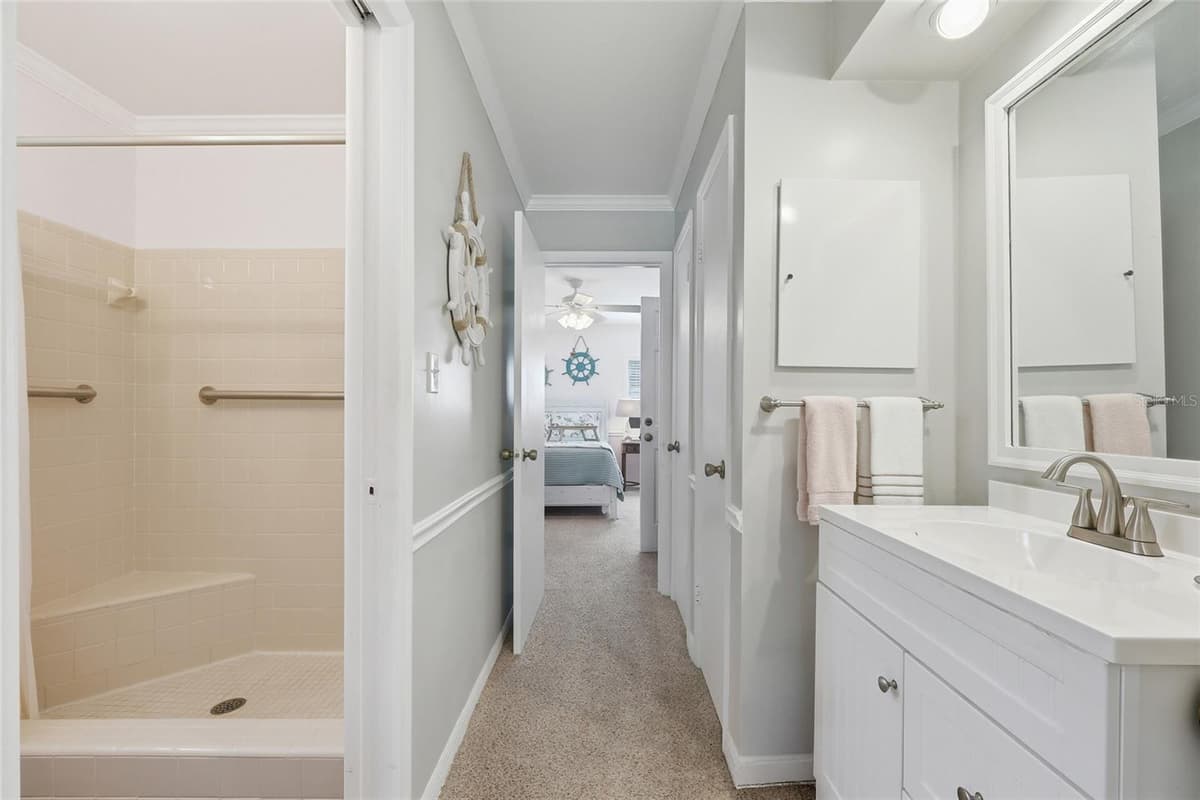 936 BAKER STREET — photo 20 of 53