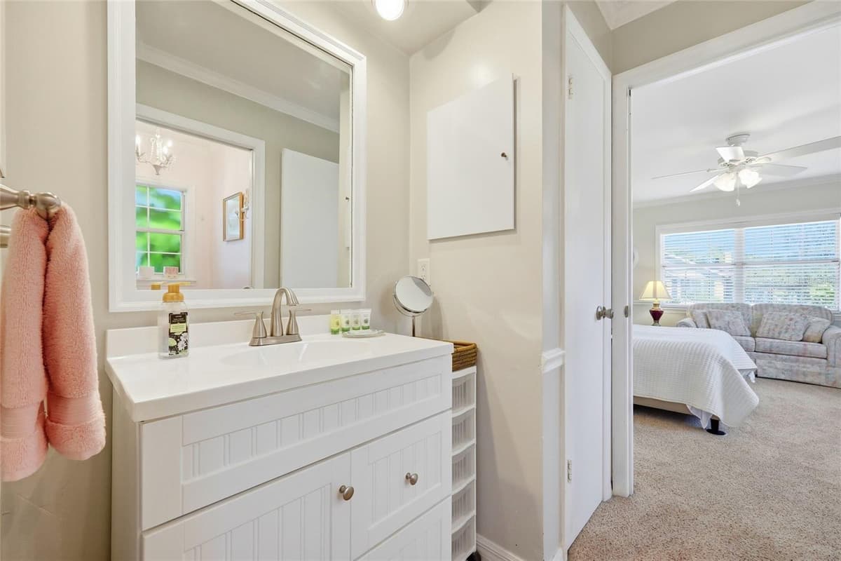 936 BAKER STREET — photo 24 of 53