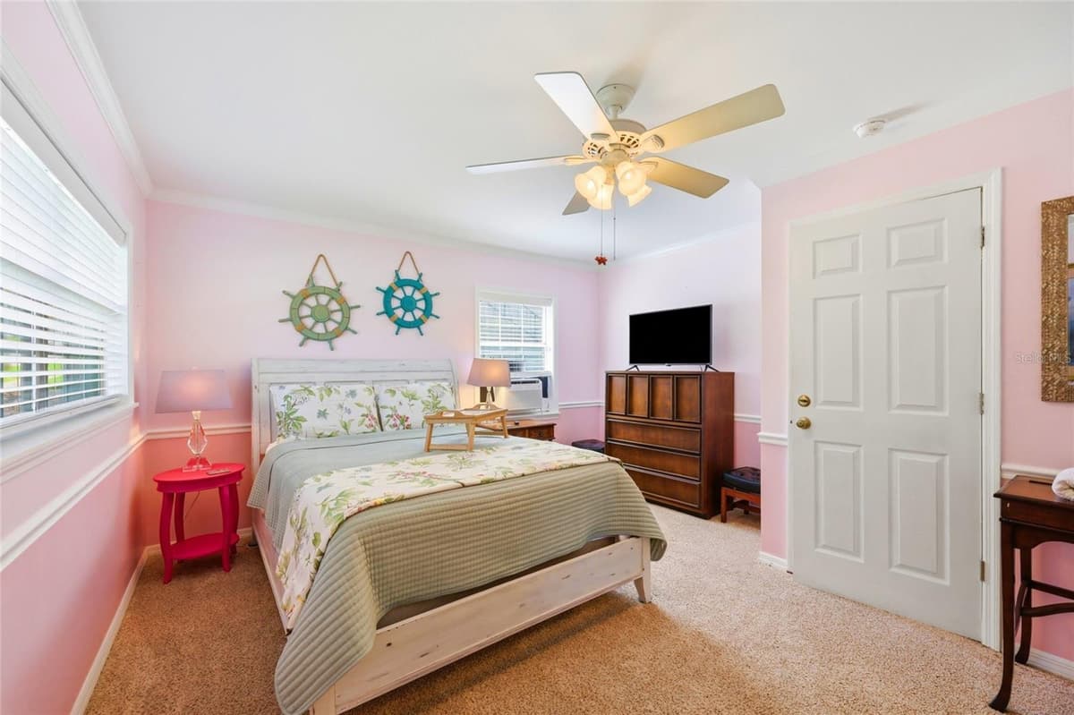 936 BAKER STREET — photo 21 of 53