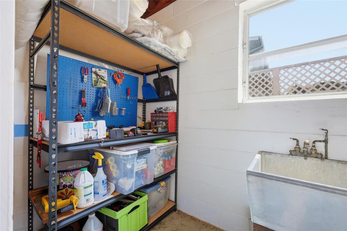 936 BAKER STREET — photo 43 of 53