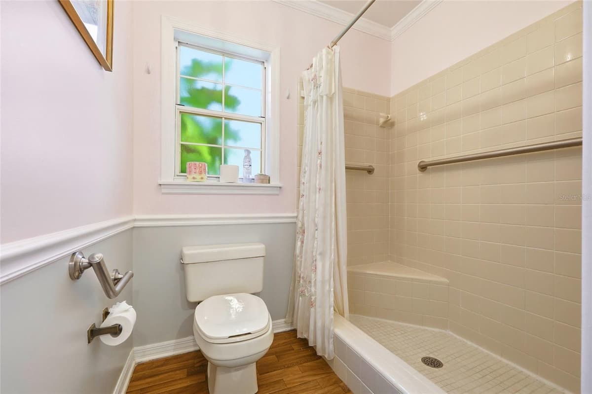936 BAKER STREET — photo 22 of 53