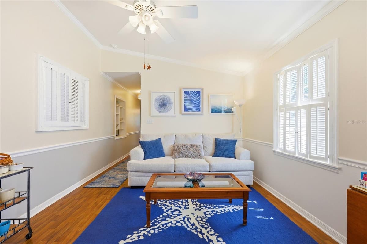936 BAKER STREET — photo 13 of 53