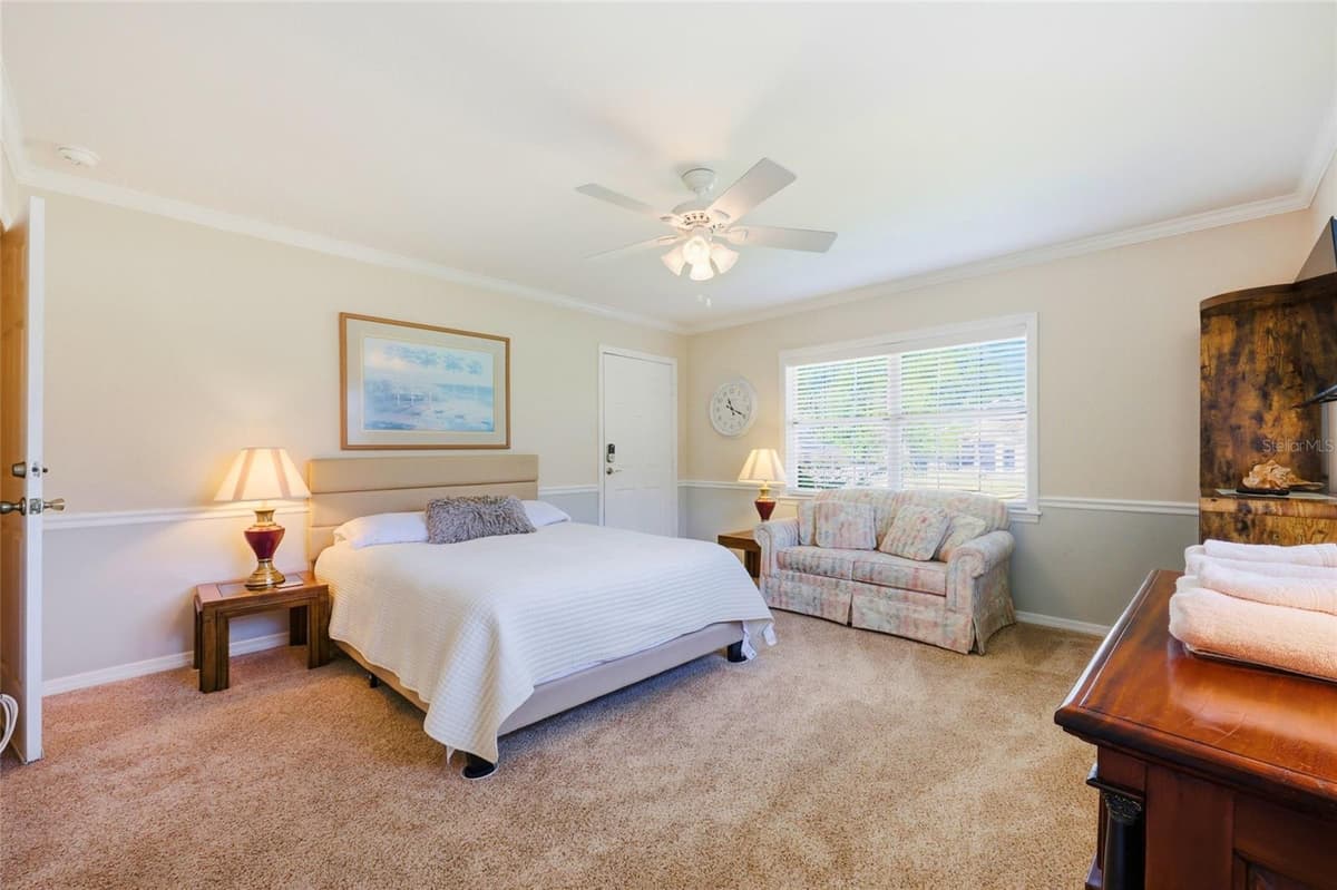 936 BAKER STREET — photo 19 of 53