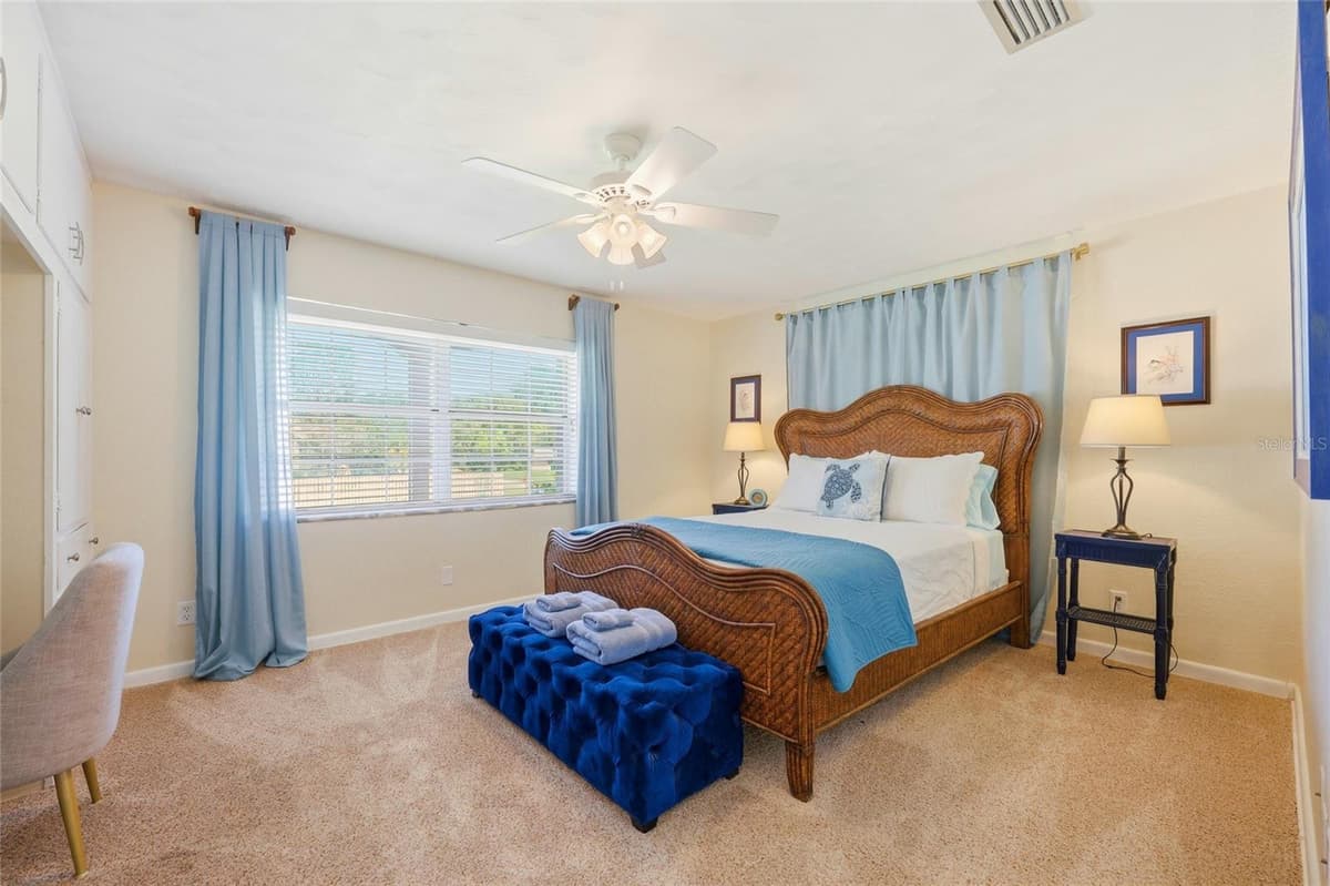 936 BAKER STREET — photo 14 of 53