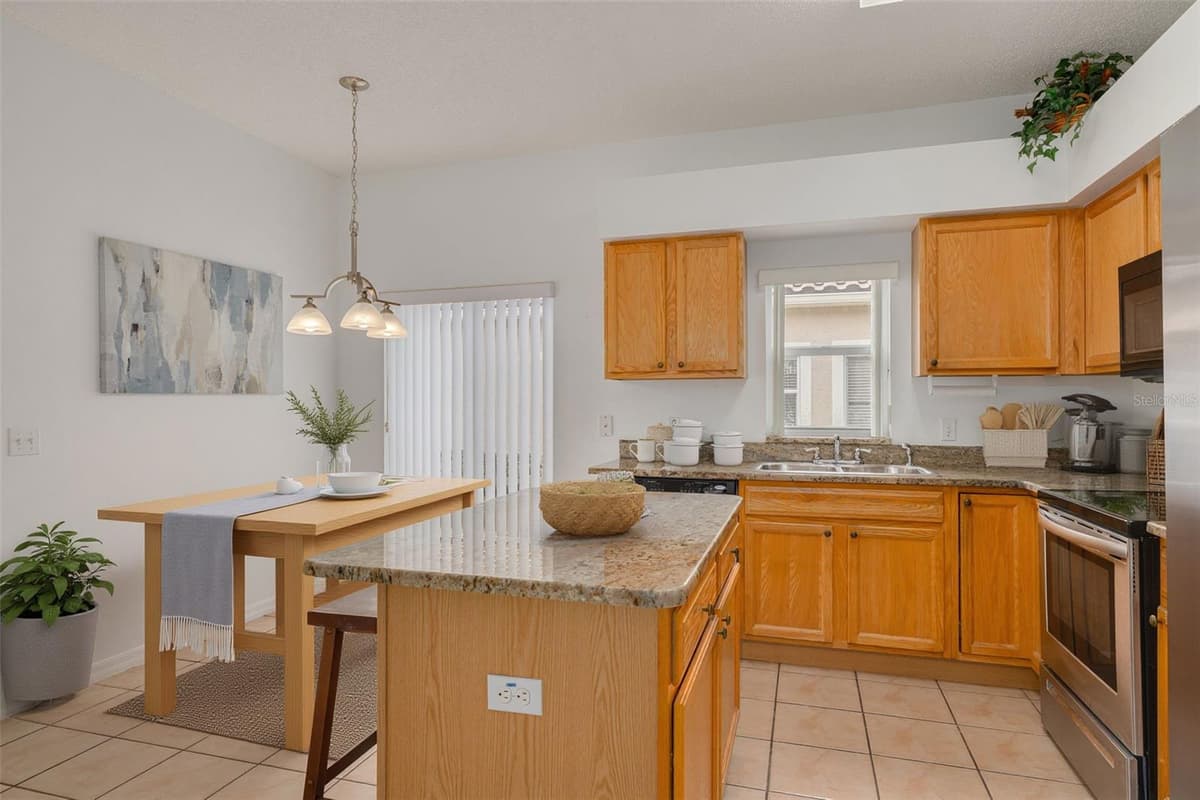 3777 DARSTON STREET — photo 8 of 33