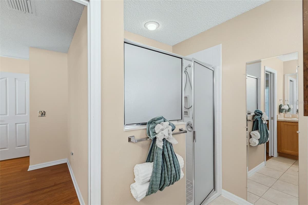 1681 SHELBURNE LANE — photo 15 of 38