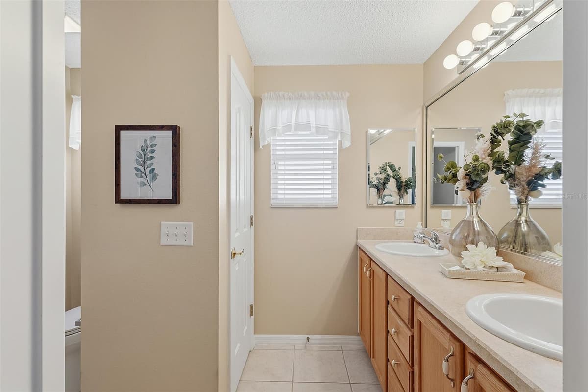 1681 SHELBURNE LANE — photo 14 of 38