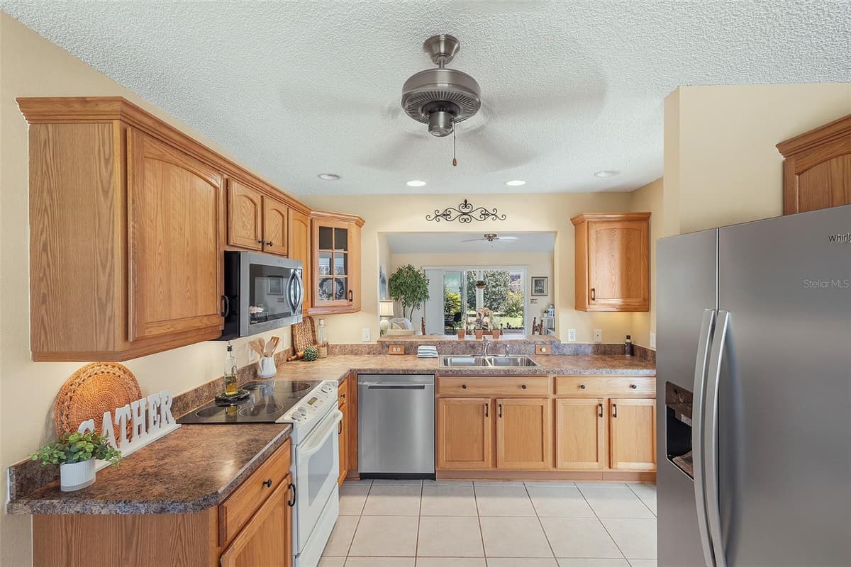 1681 SHELBURNE LANE — photo 9 of 38