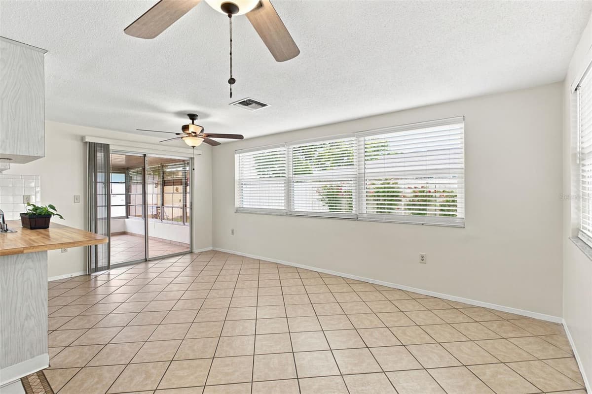 7203 CHERRY LAUREL DRIVE — photo 29 of 38