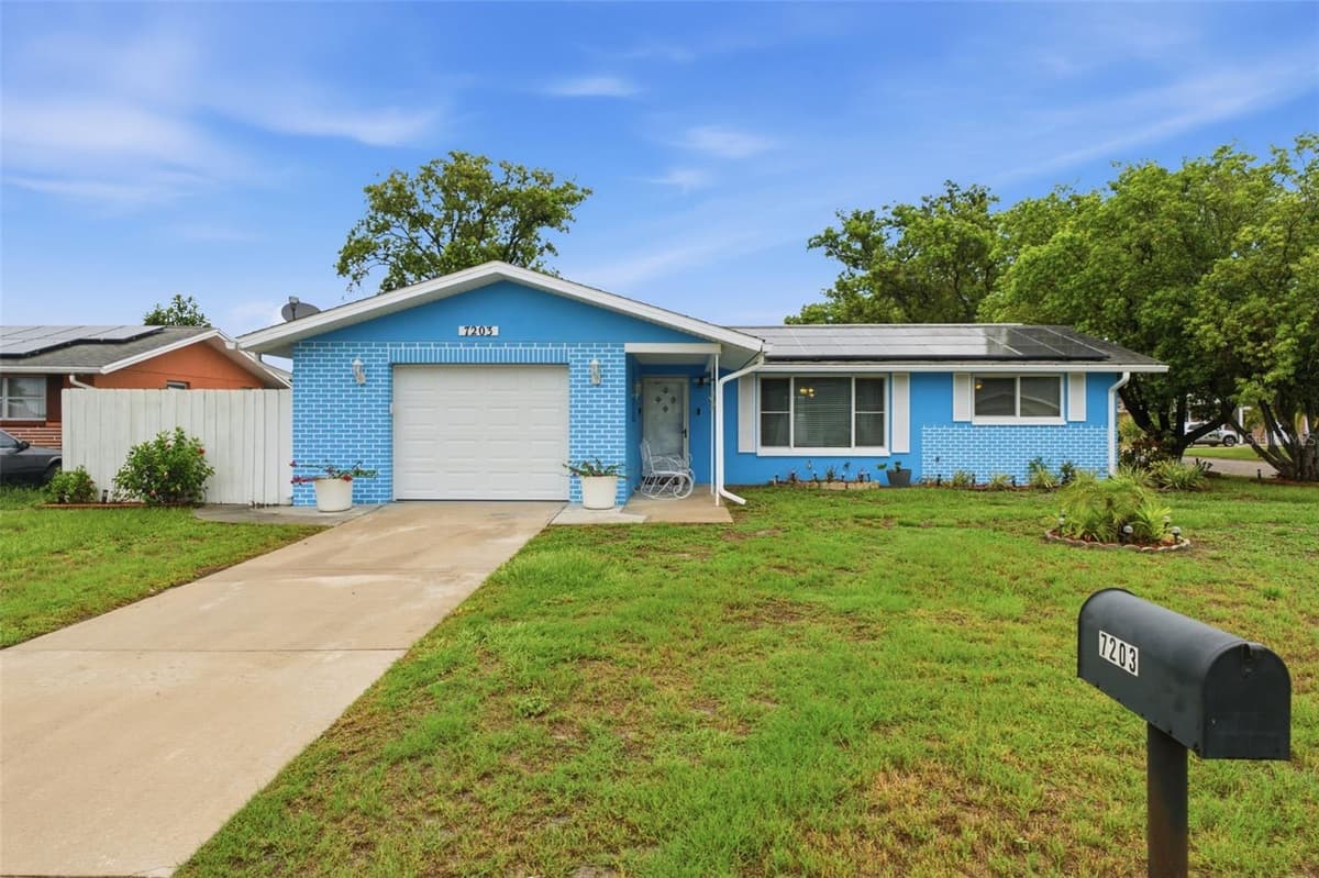 7203 CHERRY LAUREL DRIVE — photo 8 of 38