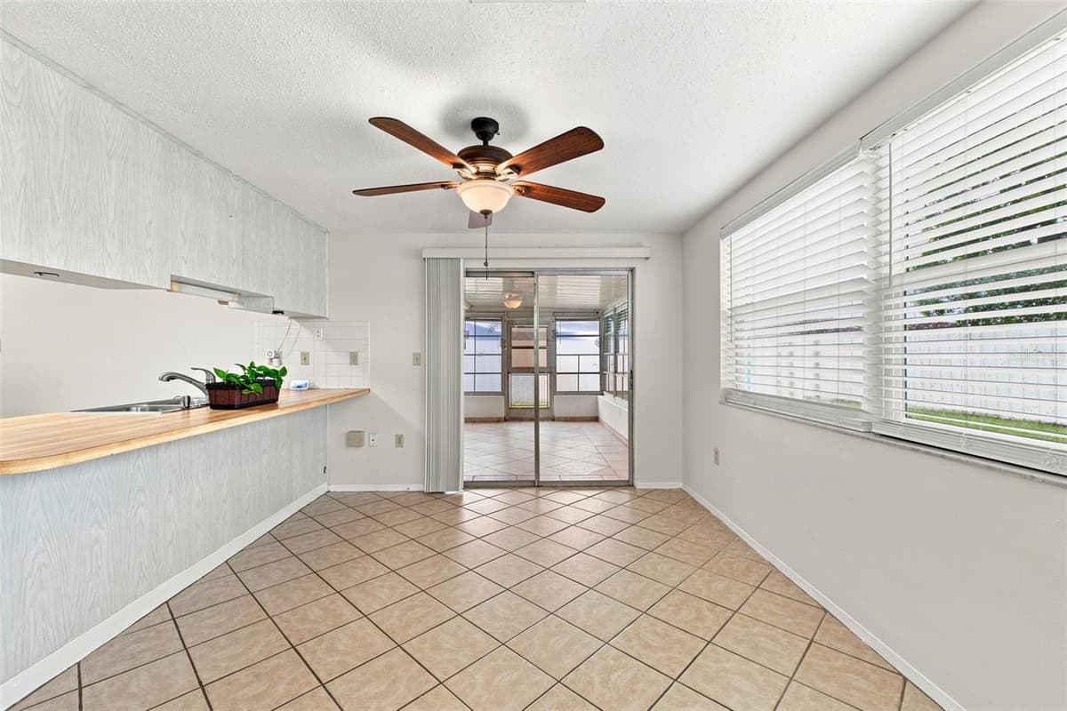 7203 CHERRY LAUREL DRIVE — photo 23 of 38