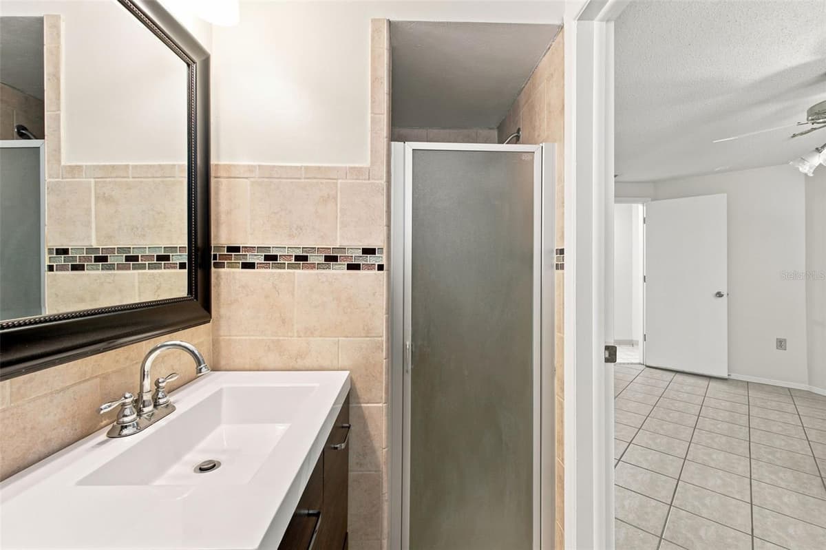 7203 CHERRY LAUREL DRIVE — photo 16 of 38