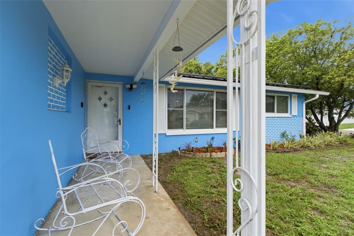 7203 CHERRY LAUREL DRIVE — photo 10 of 38