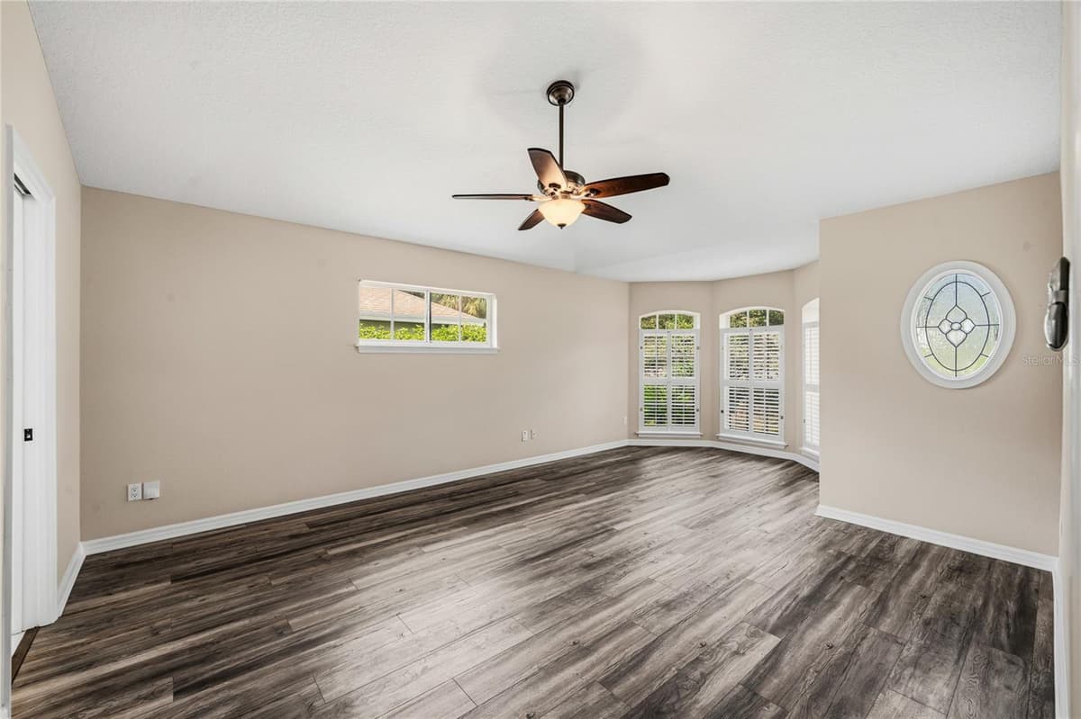 99 HOLLOW PINE DRIVE — photo 5 of 39