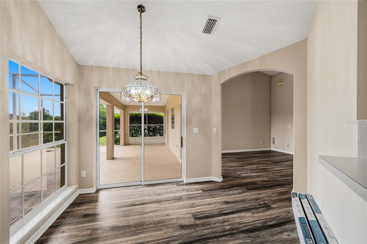 99 HOLLOW PINE DRIVE — photo 10 of 39