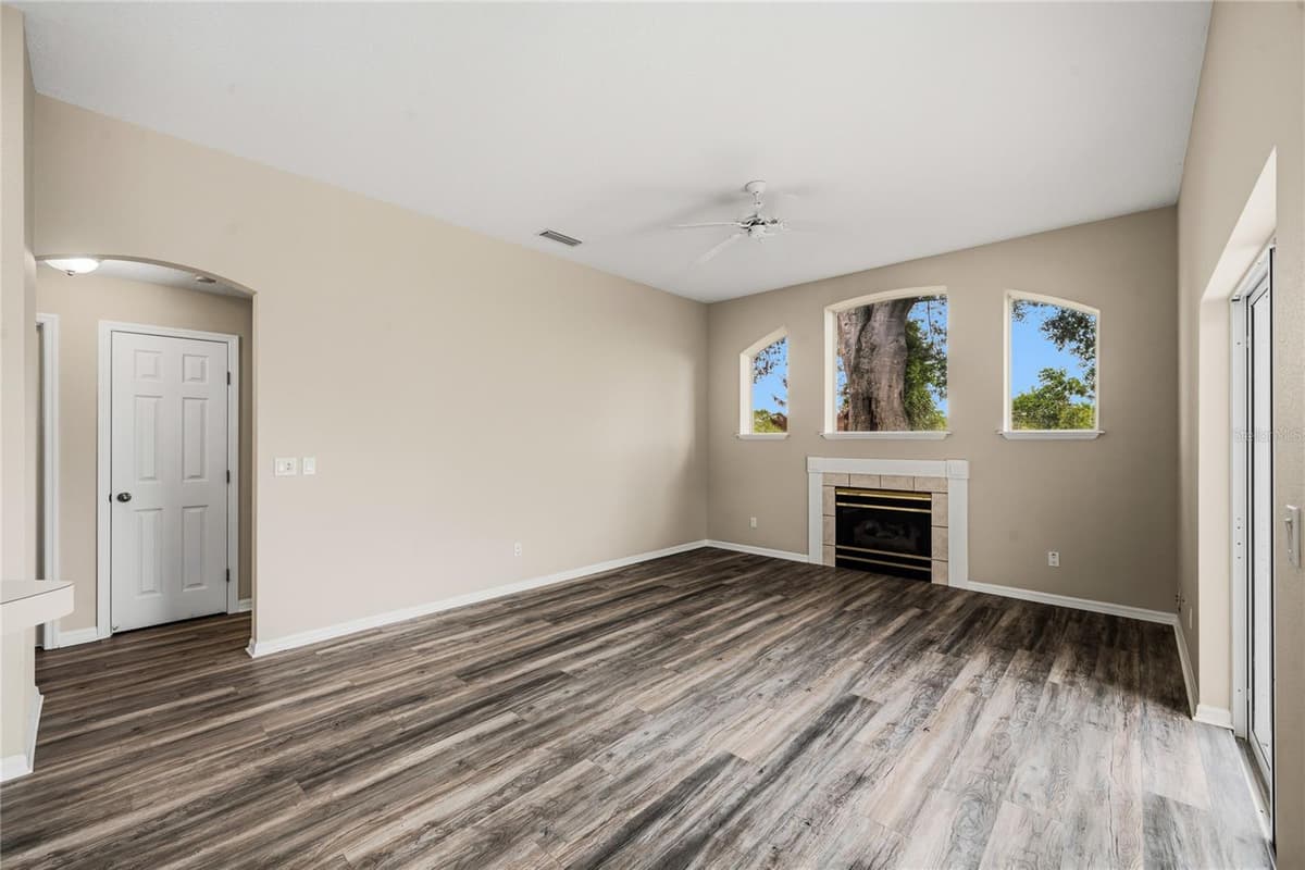 99 HOLLOW PINE DRIVE — photo 11 of 39
