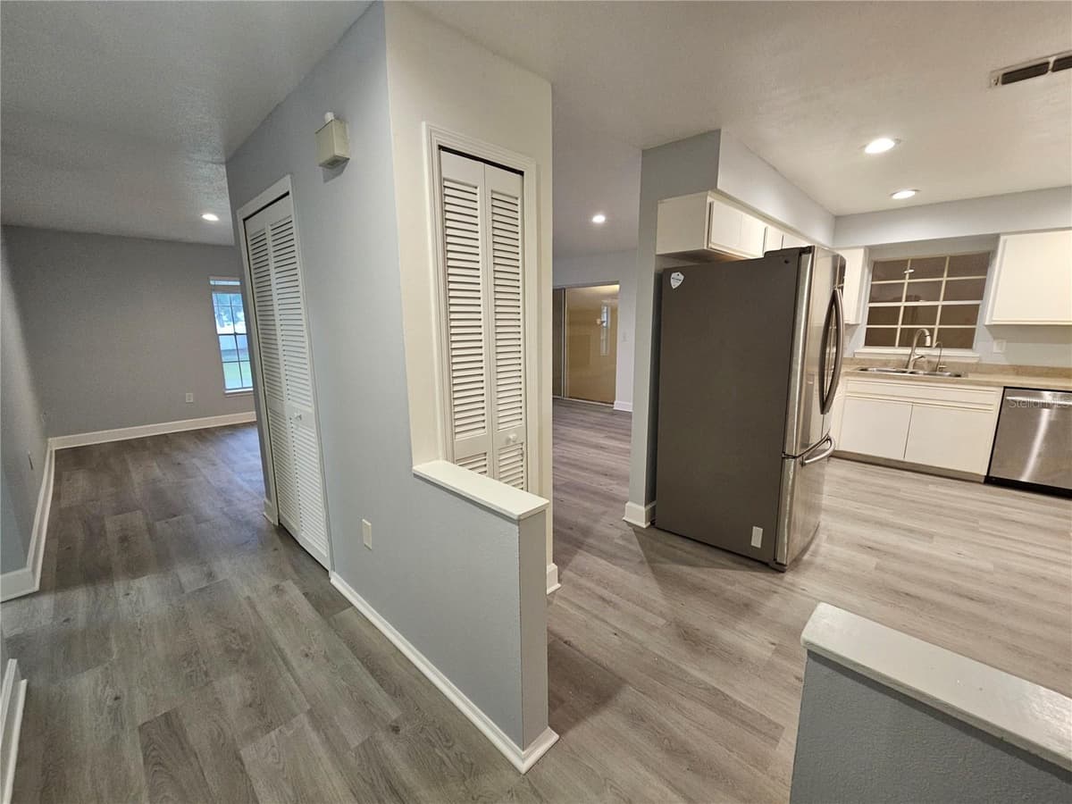 22360 SOUTHSHORE DRIVE — photo 3 of 16
