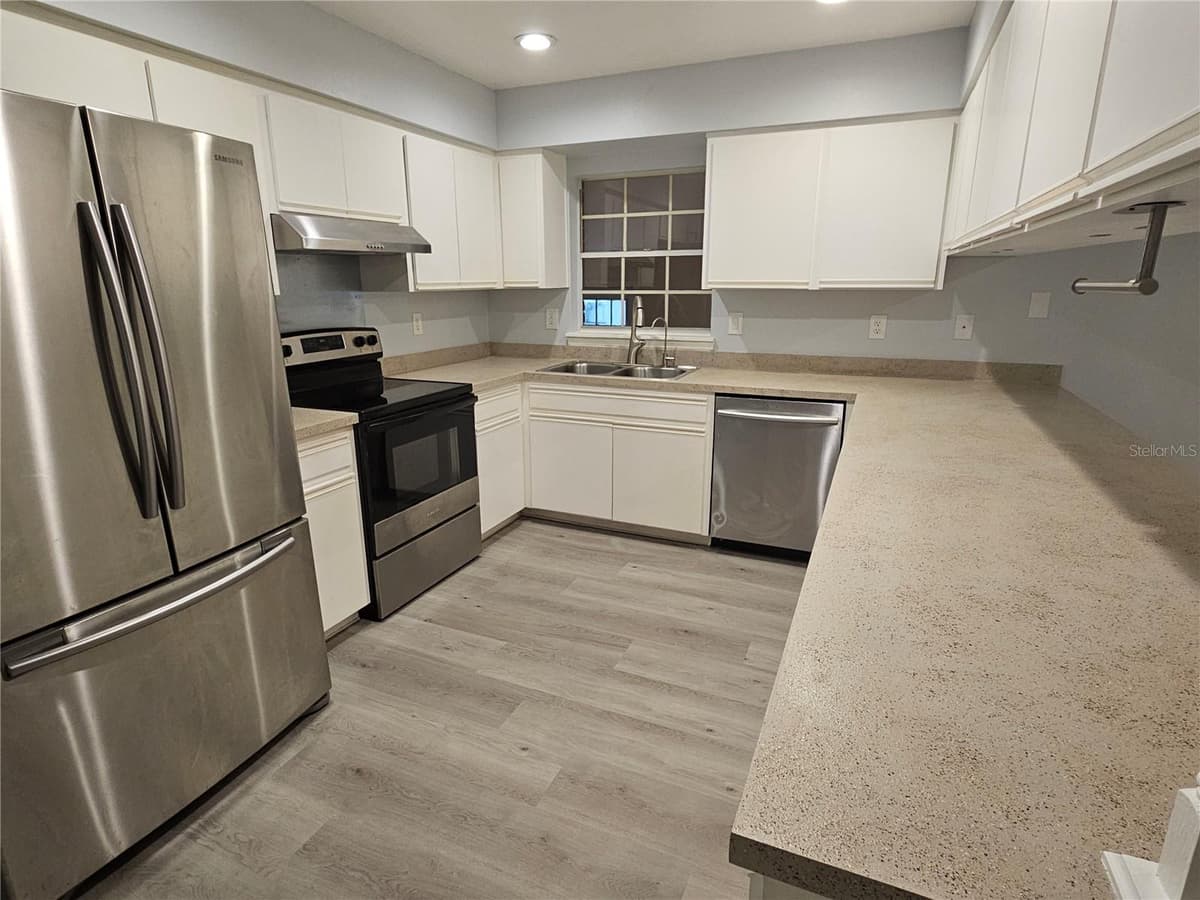 22360 SOUTHSHORE DRIVE — photo 4 of 16