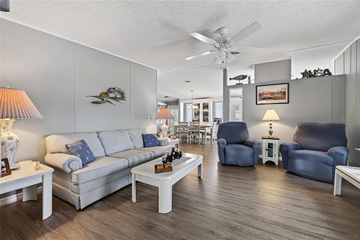 644 SCHOONER STREET — photo 15 of 44