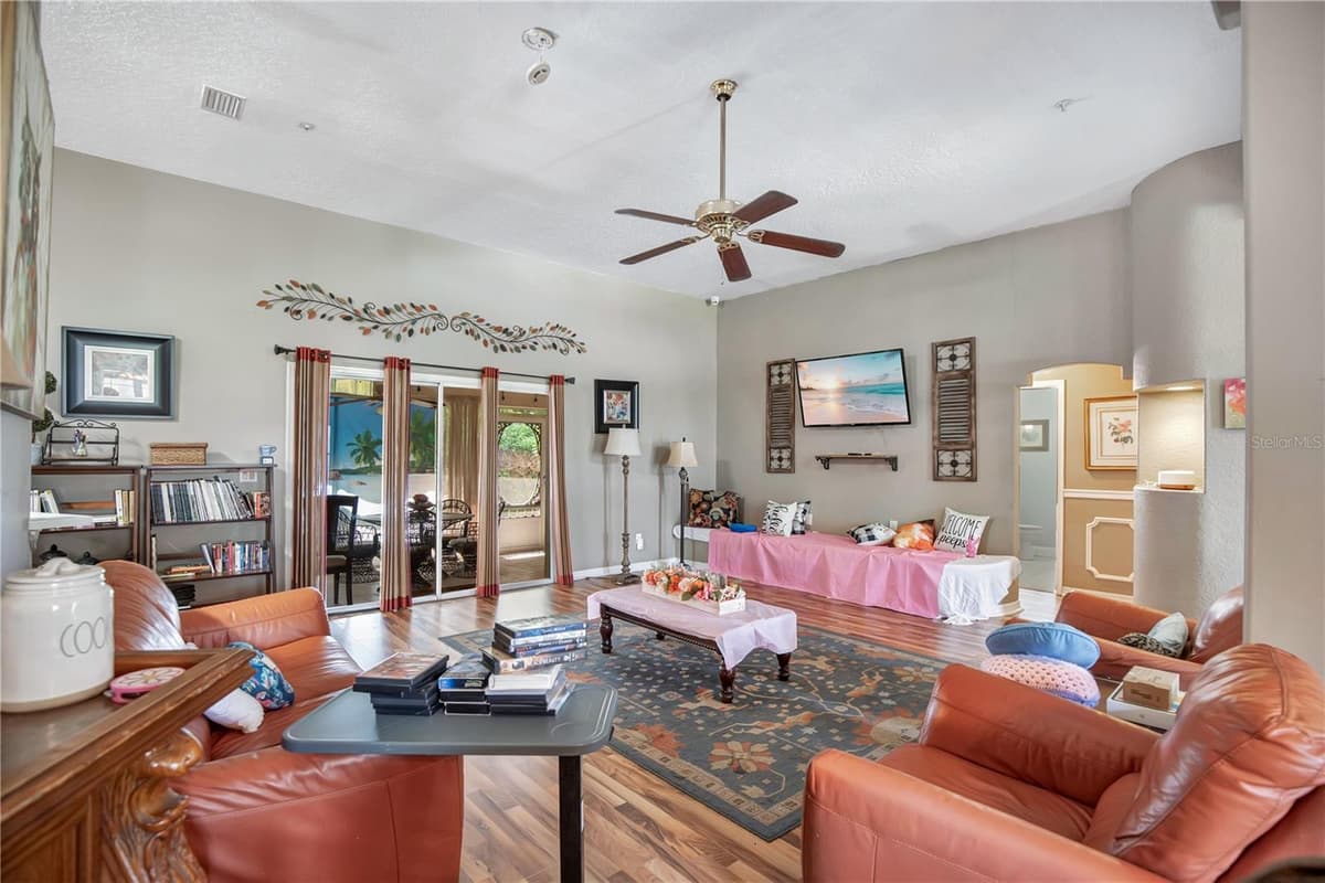 3739 SUNRISE OAKS DRIVE — photo 3 of 16