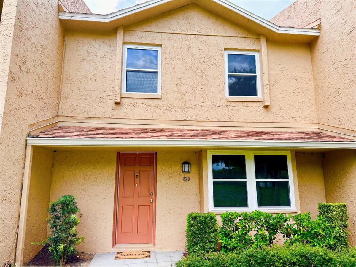 820 PARK LAKE CIRCLE — photo 1 of 32