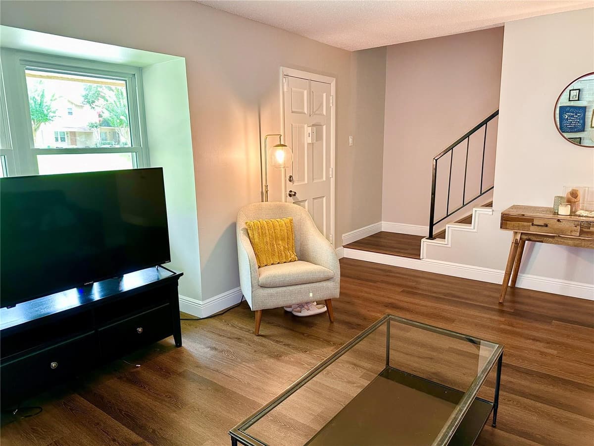 820 PARK LAKE CIRCLE — photo 4 of 32