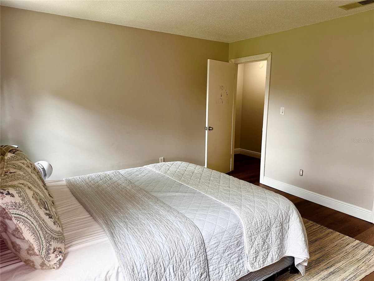 820 PARK LAKE CIRCLE — photo 19 of 32