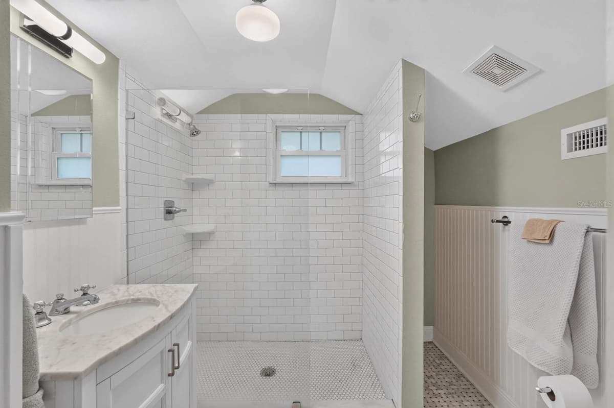 220 RIVERVIEW BOULEVARD — photo 28 of 44