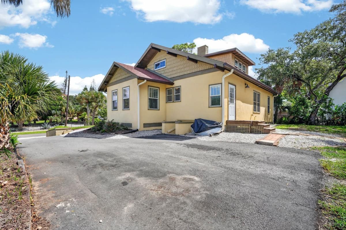 220 RIVERVIEW BOULEVARD — photo 33 of 44