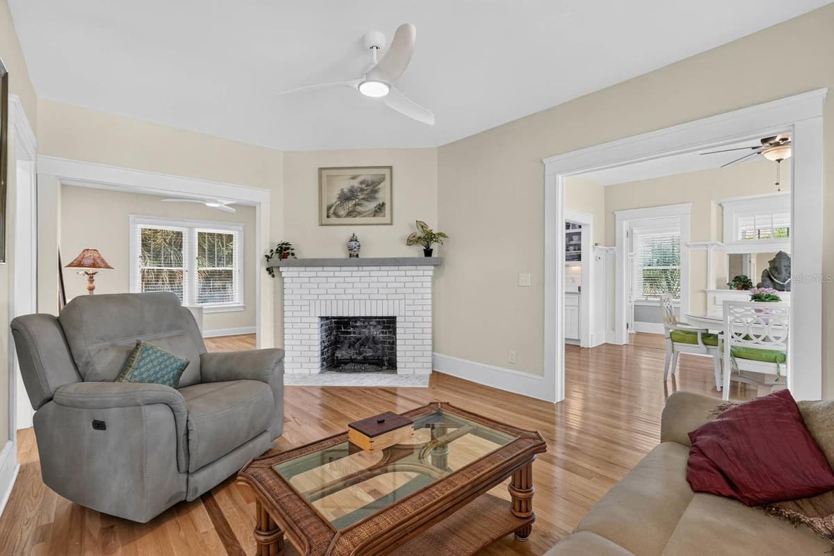 220 RIVERVIEW BOULEVARD — photo 8 of 44