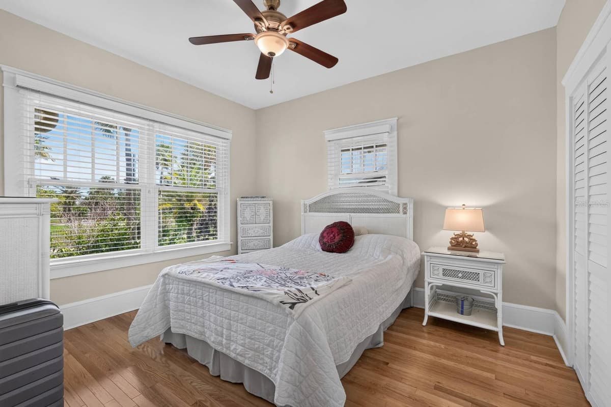 220 RIVERVIEW BOULEVARD — photo 19 of 44
