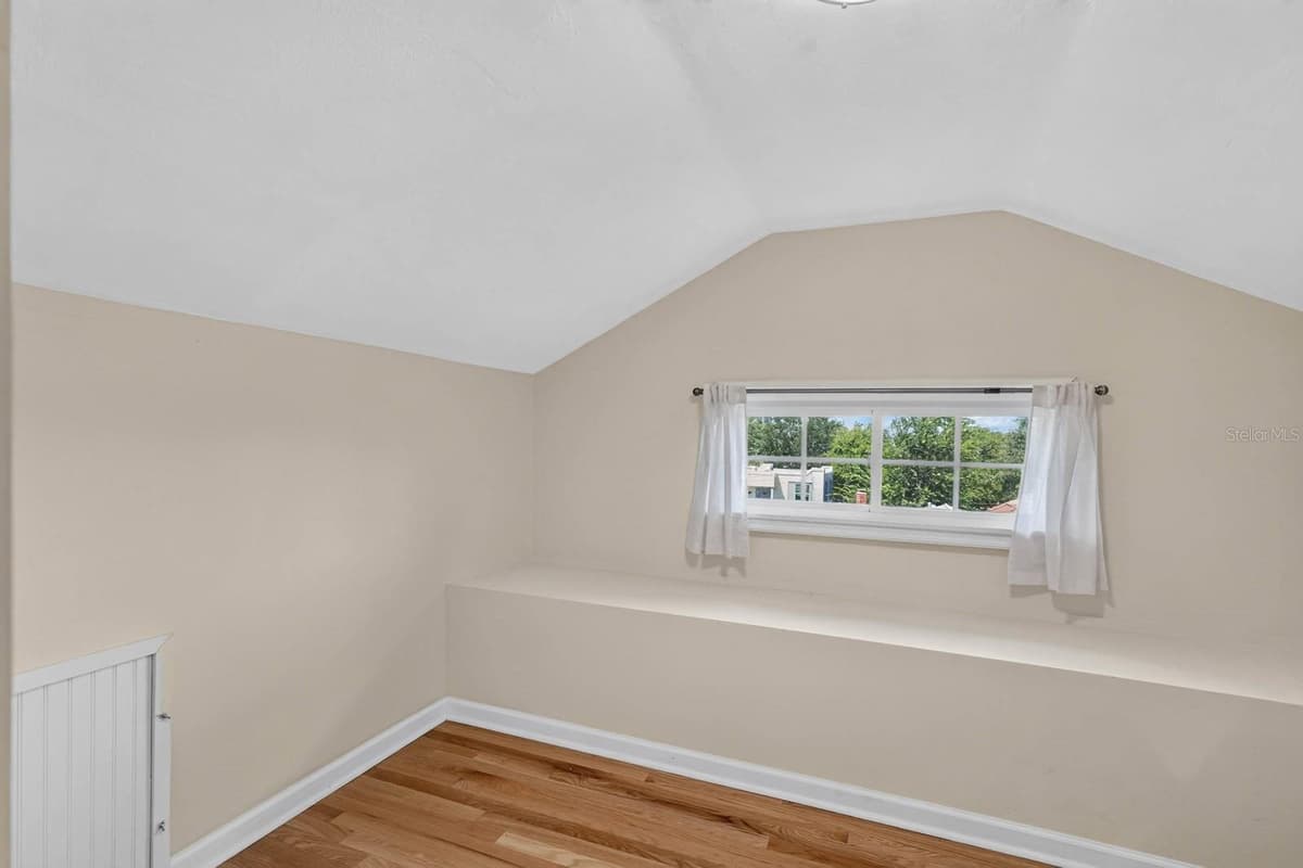 220 RIVERVIEW BOULEVARD — photo 23 of 44