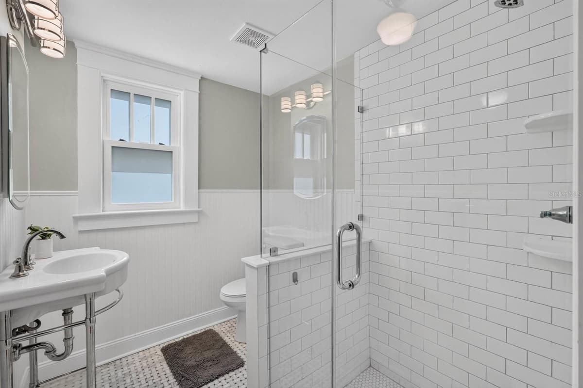 220 RIVERVIEW BOULEVARD — photo 18 of 44