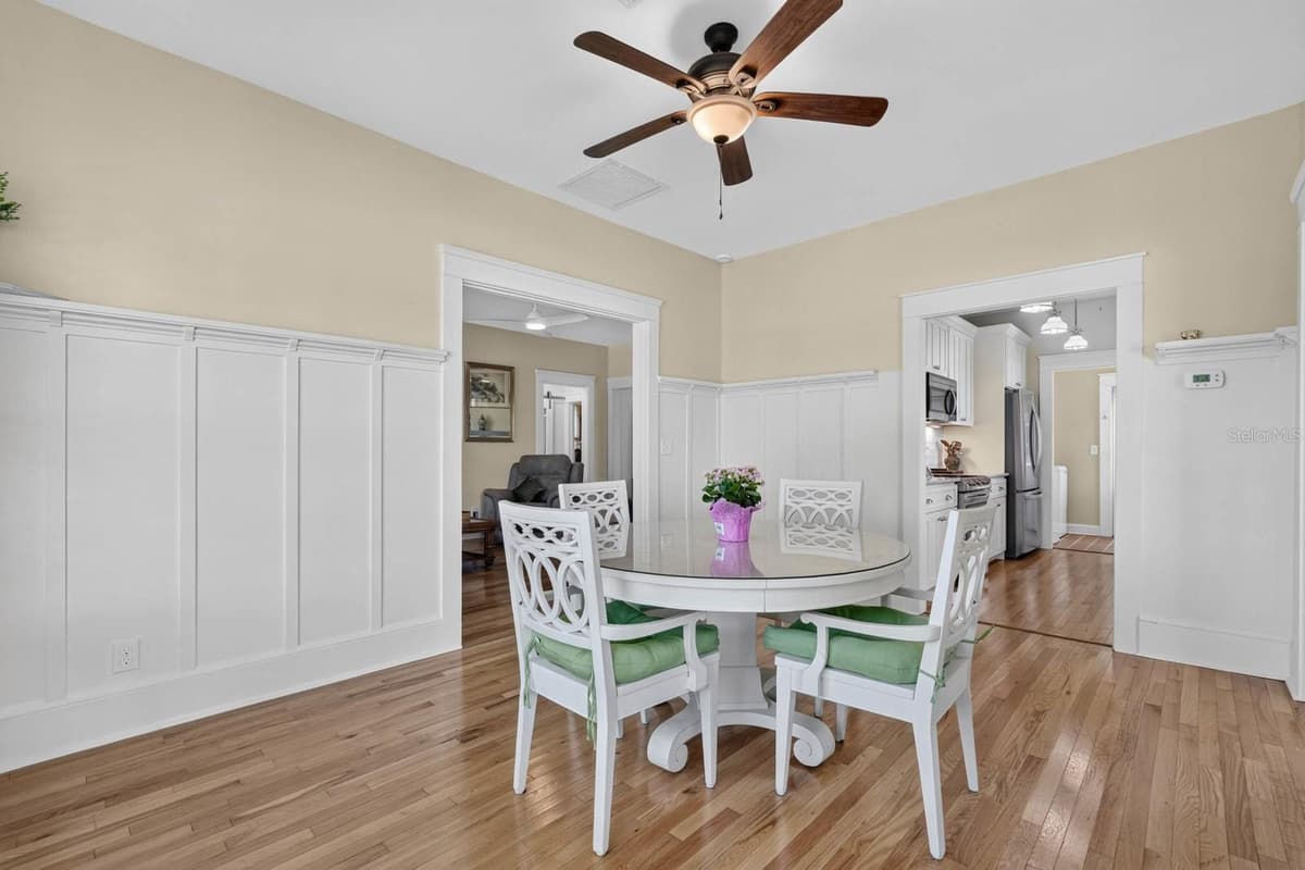 220 RIVERVIEW BOULEVARD — photo 13 of 44