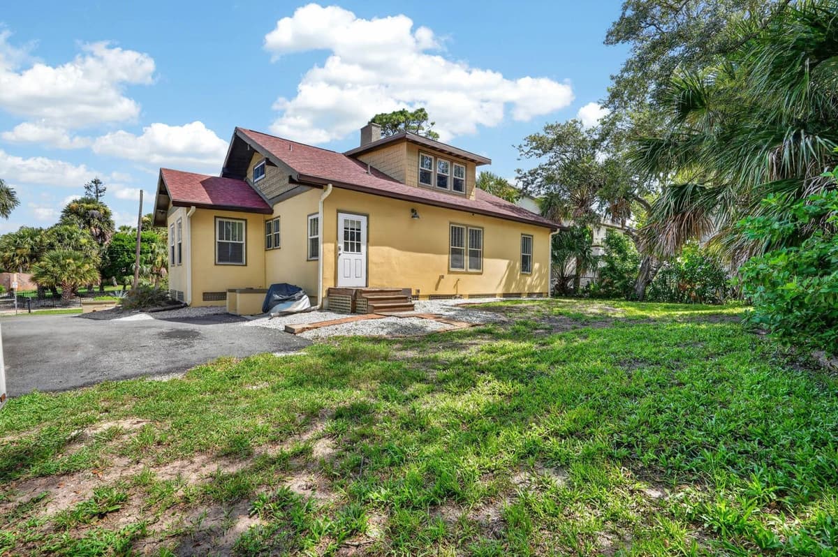 220 RIVERVIEW BOULEVARD — photo 34 of 44