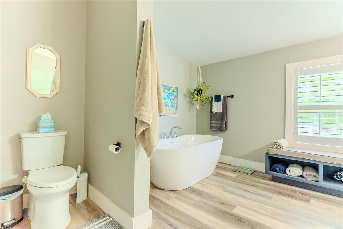 14 BAYWOOD DRIVE — photo 24 of 43