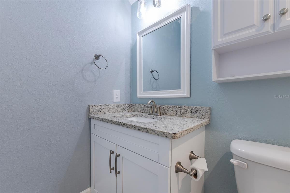 17 ROCKWELL LANE — photo 7 of 65