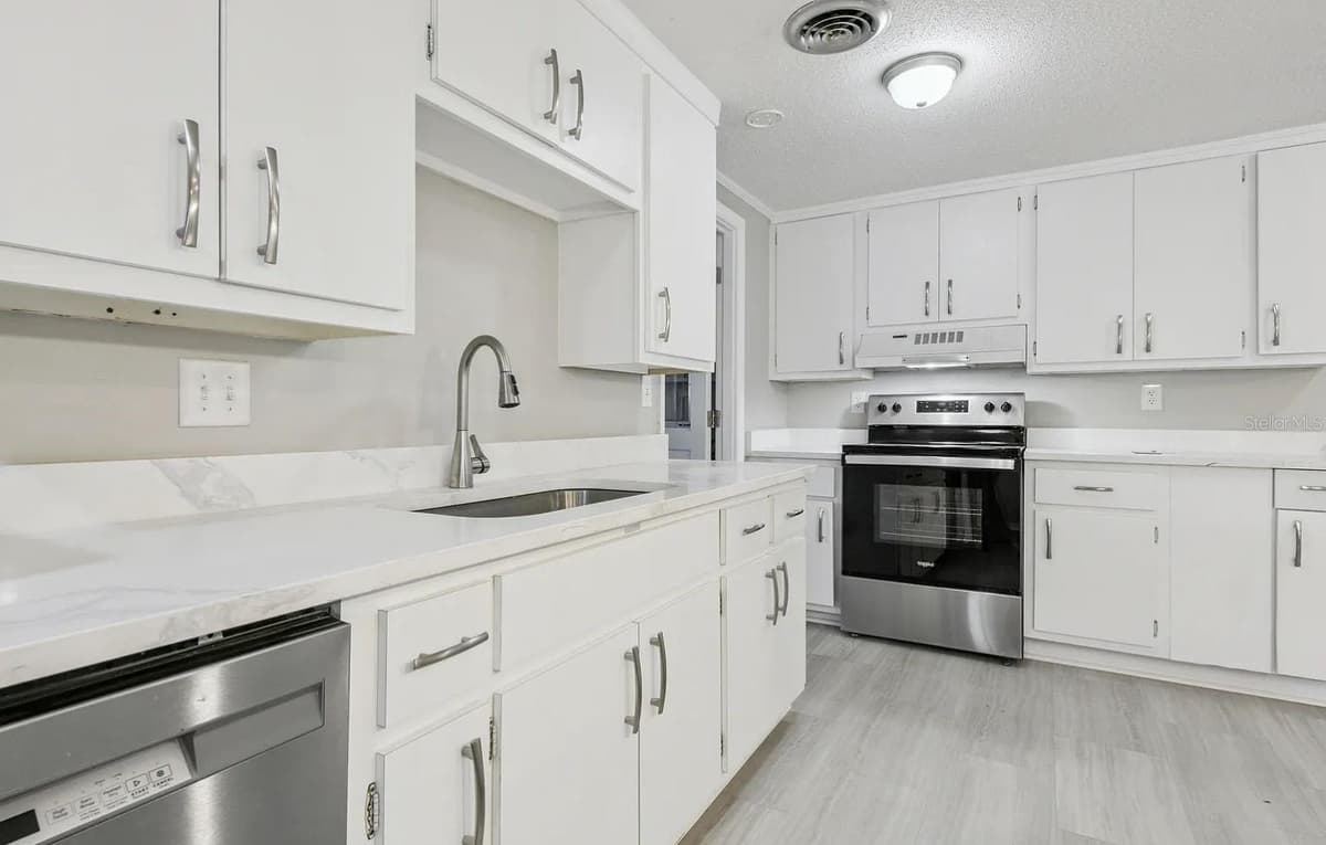1018 OSPREY COURT — photo 8 of 11