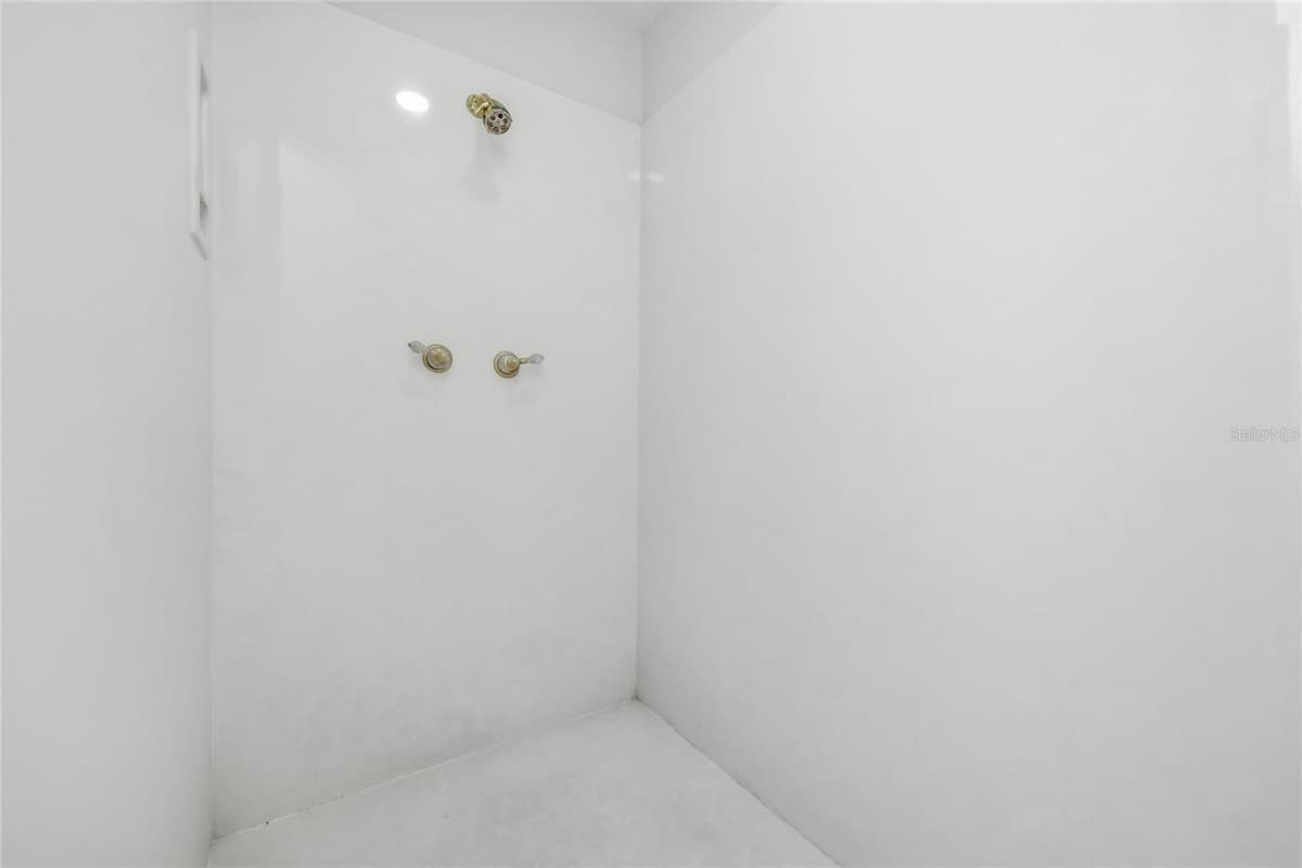 11121 15TH PLACE — photo 39 of 64