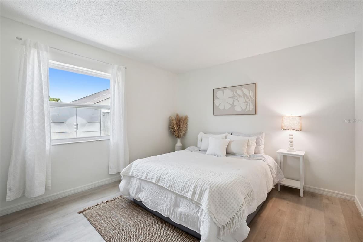 848 HEATHER GLEN CIRCLE — photo 15 of 32