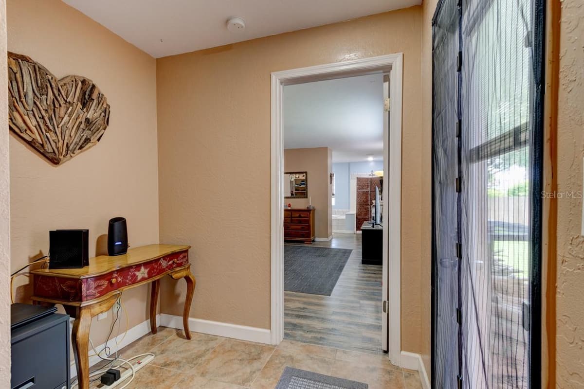 103 DEE STREET — photo 10 of 47