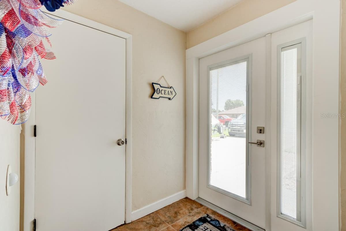 103 DEE STREET — photo 4 of 47