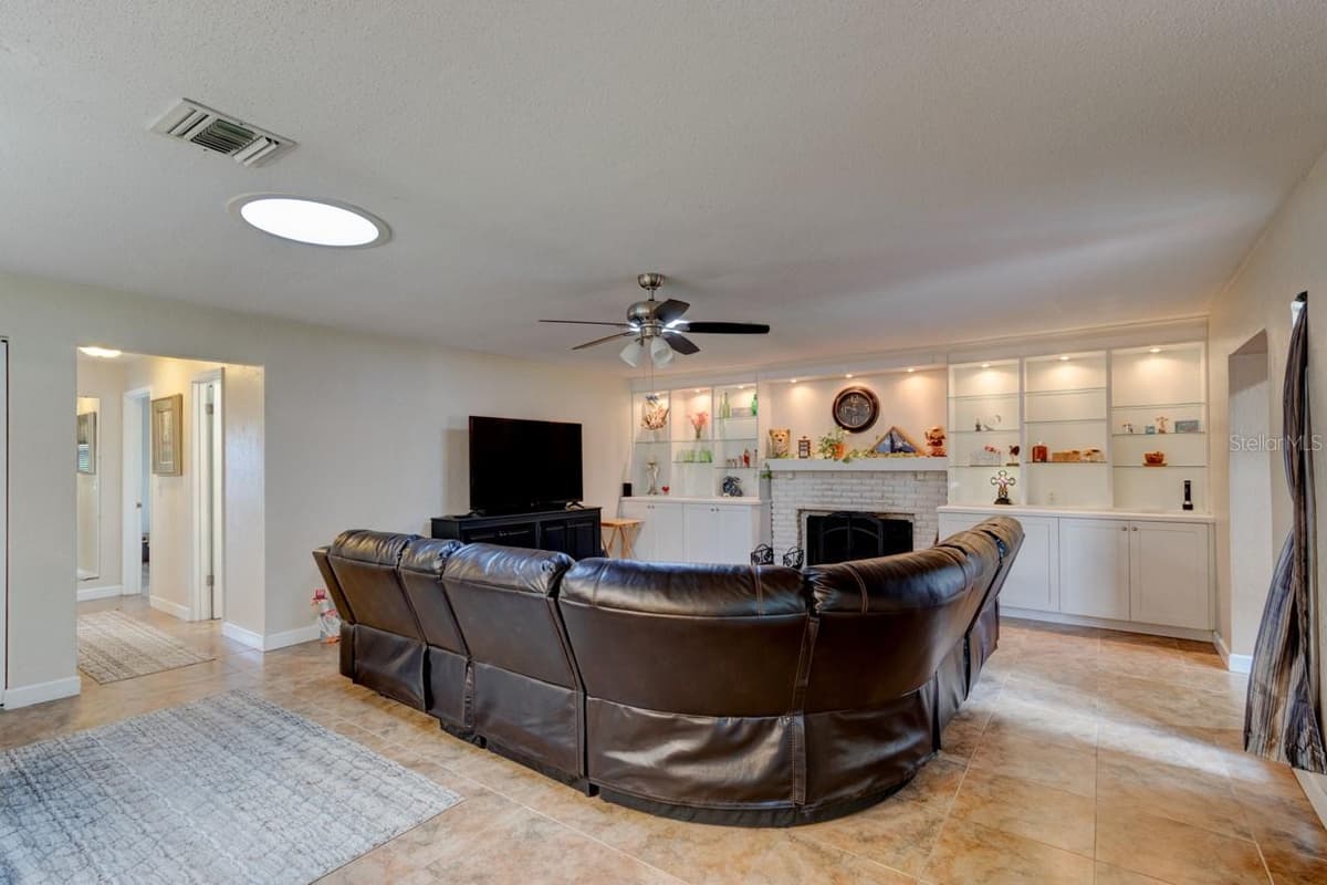 103 DEE STREET — photo 19 of 47