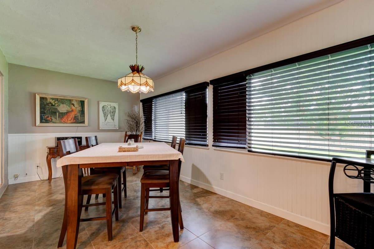 103 DEE STREET — photo 18 of 47