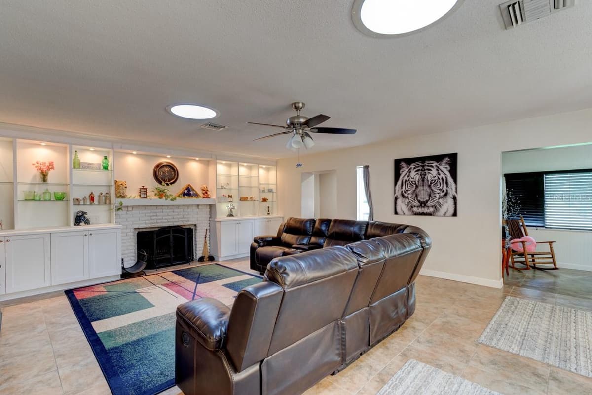 103 DEE STREET — photo 20 of 47