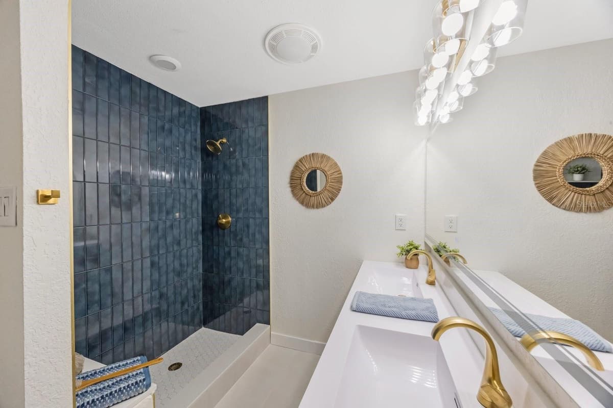 5020 15TH AVENUE — photo 18 of 40