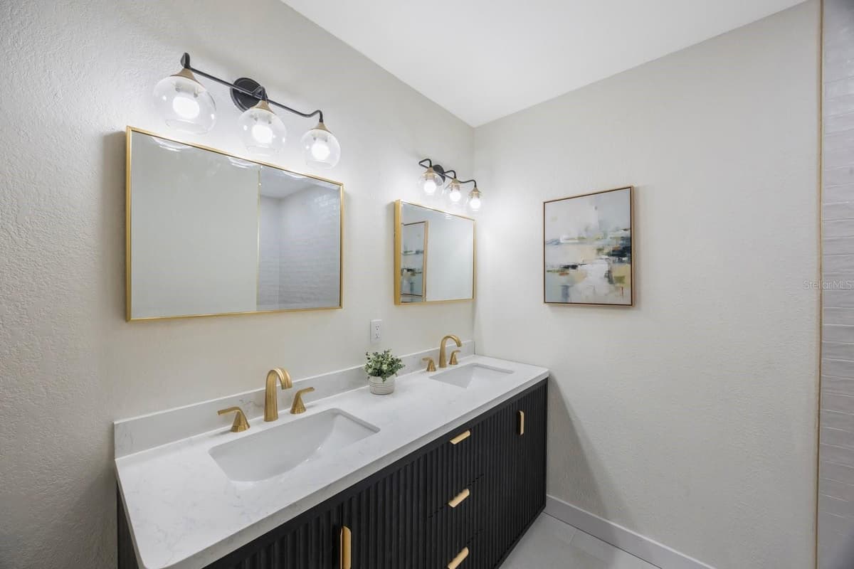 5020 15TH AVENUE — photo 17 of 40